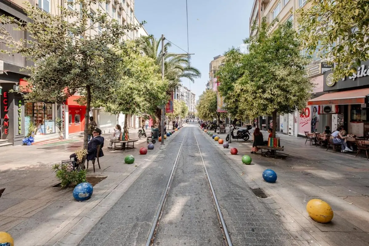 Kadıköy ün Kalbinde Tarihi Rahat Sessiz Daire