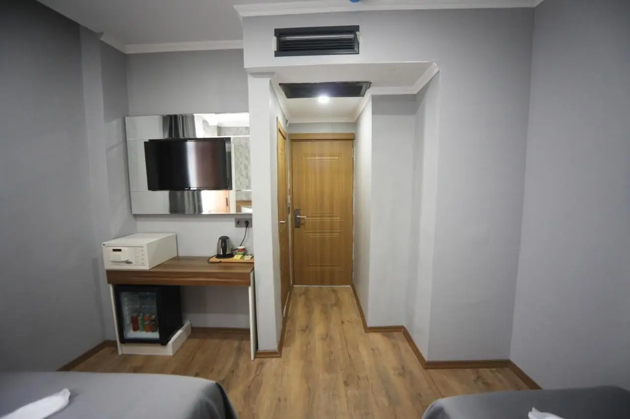 Yuvam Vari Hotel
