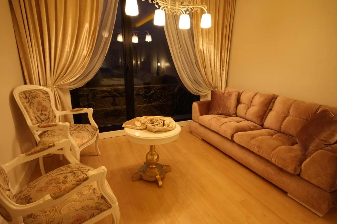 Bab-i Zer Hotel