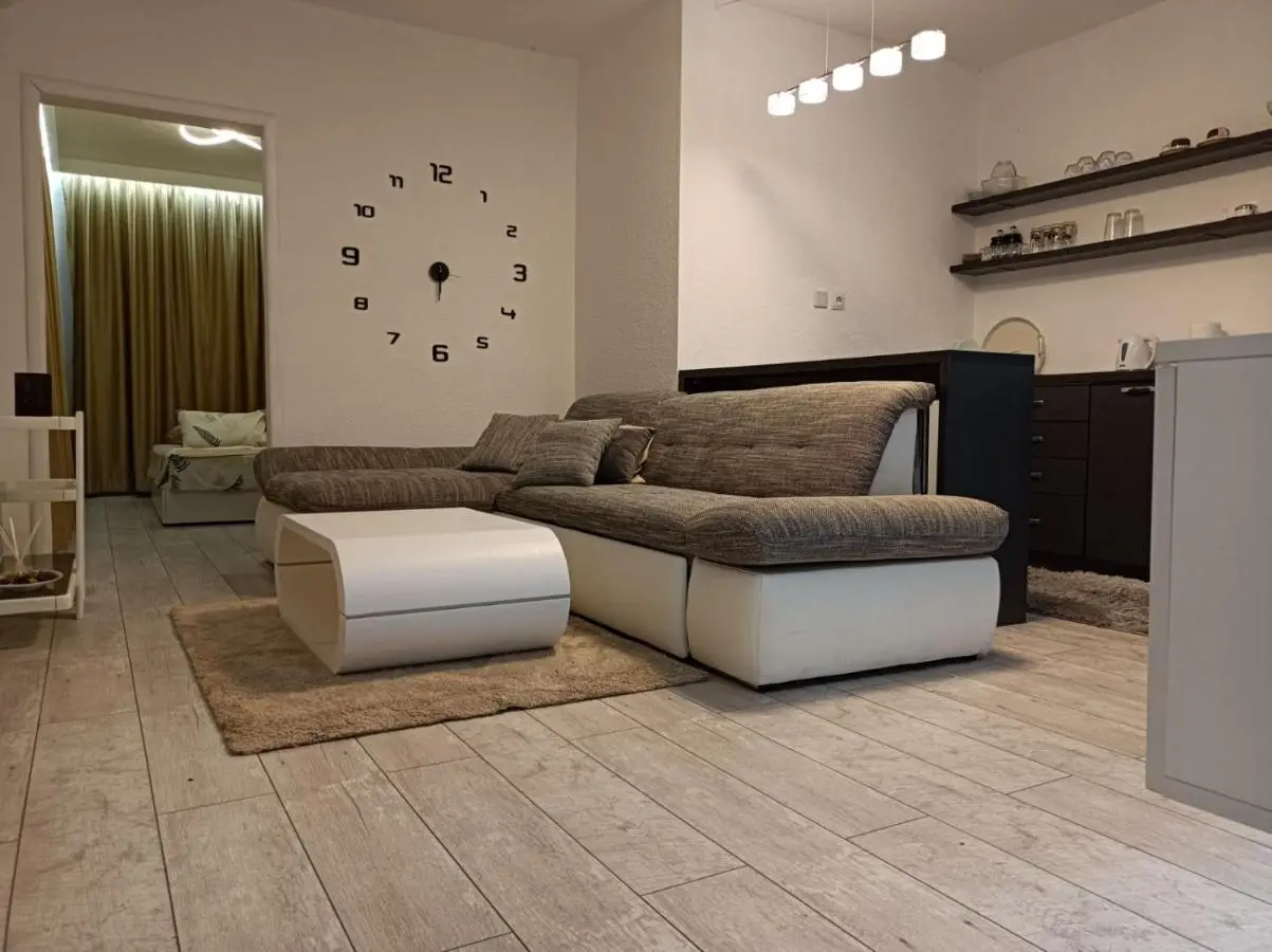 Cozy apartment with garden
