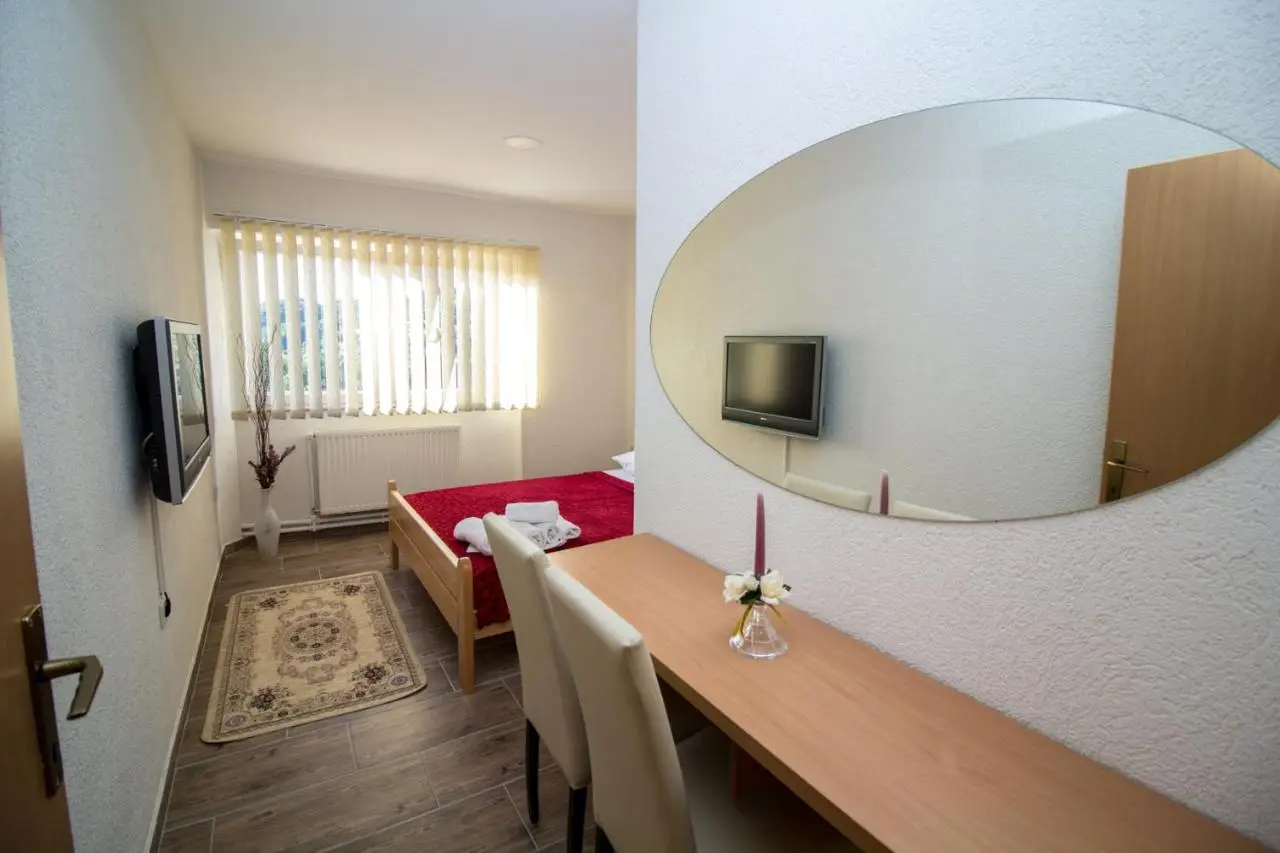 Hotel Piramida Sunca