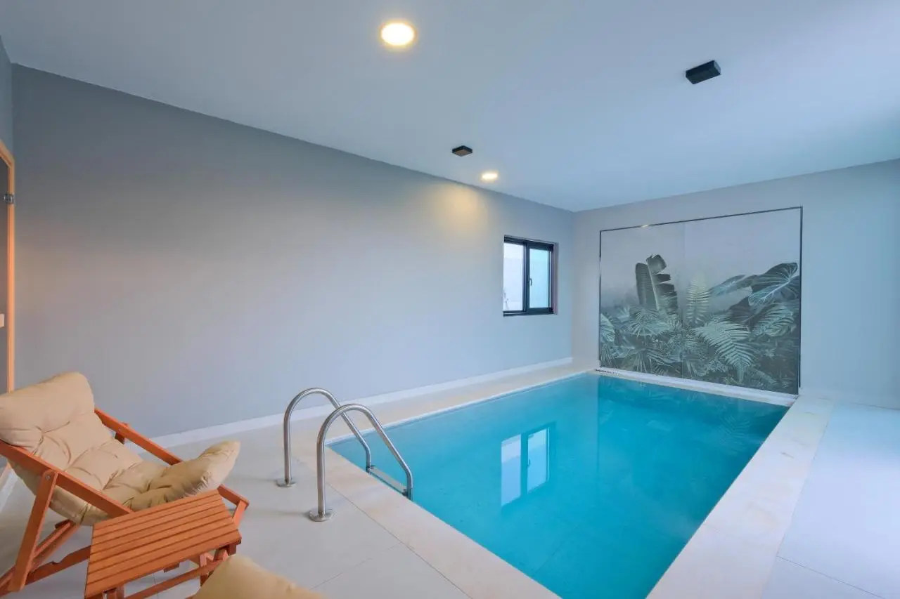 Ashta Nordic Suite