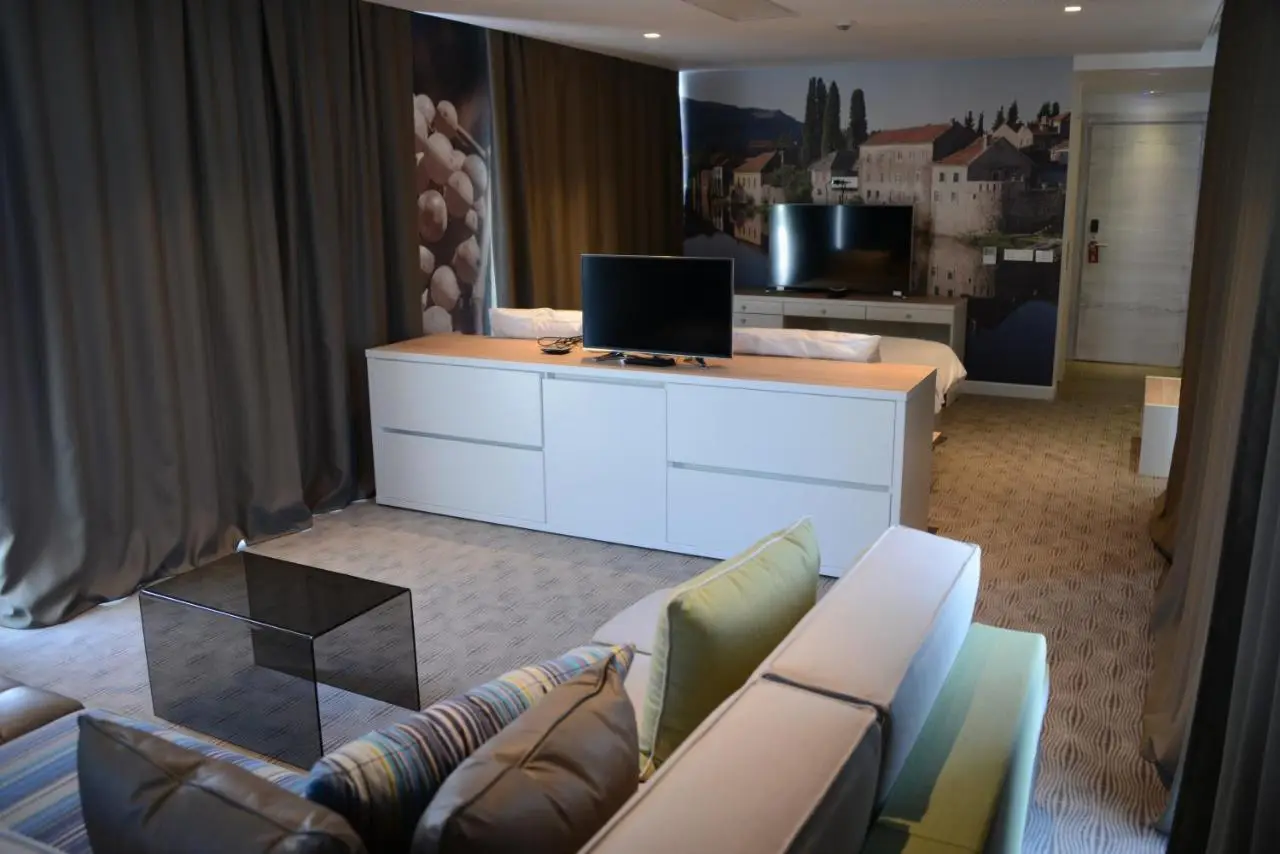 Hotel Nar