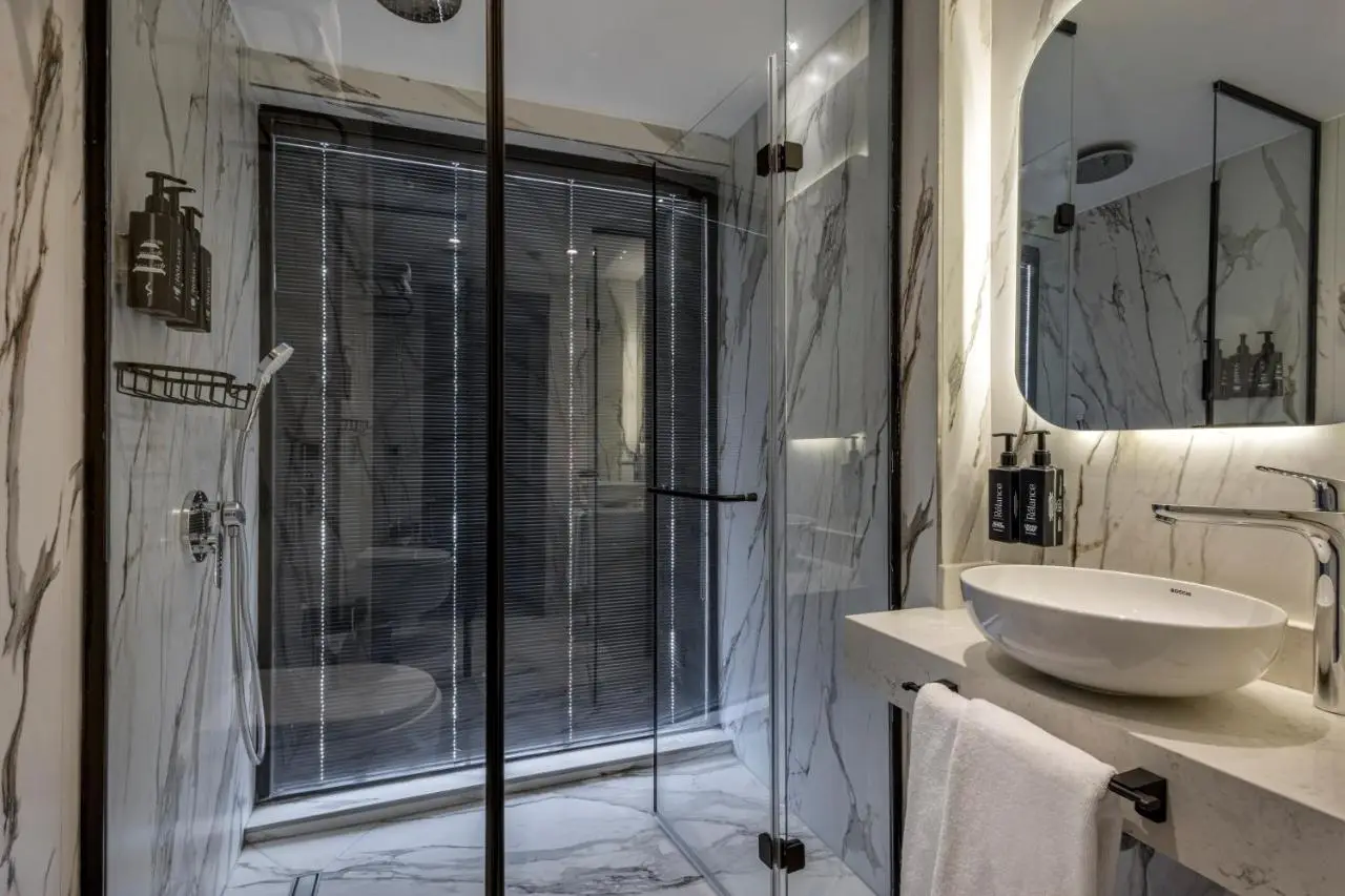 Lunet Old City Hotel