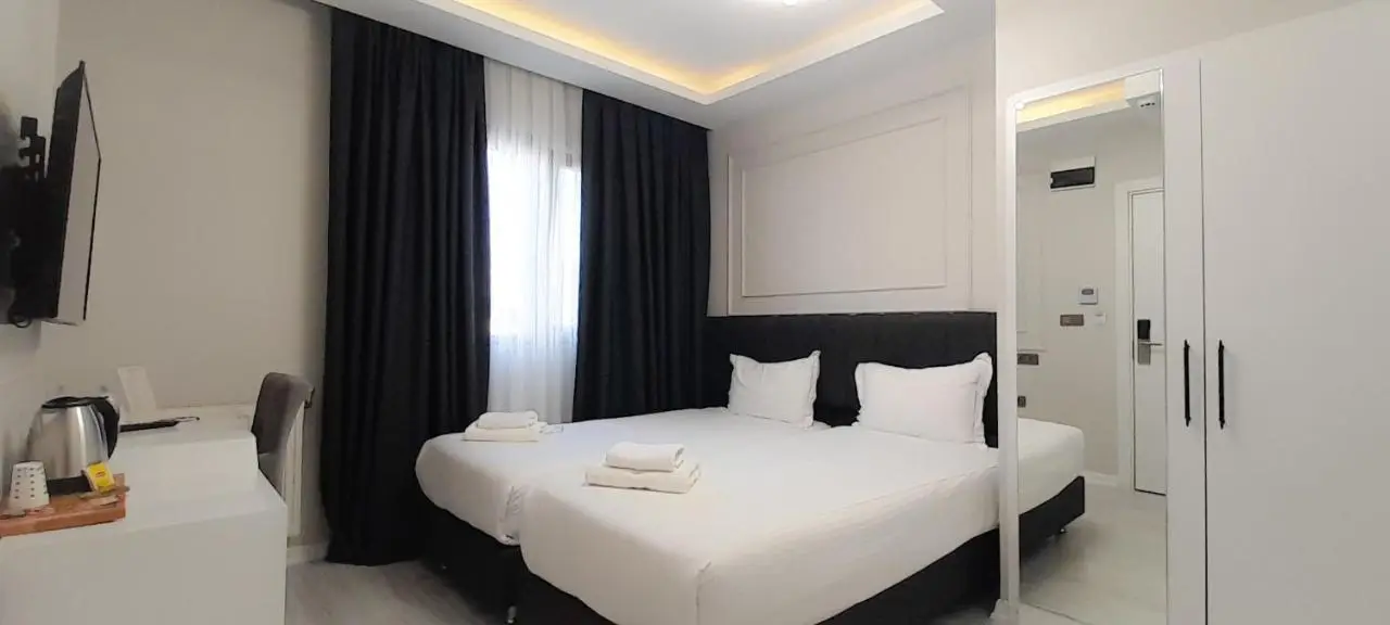 Taksim Square Leon's Hotel