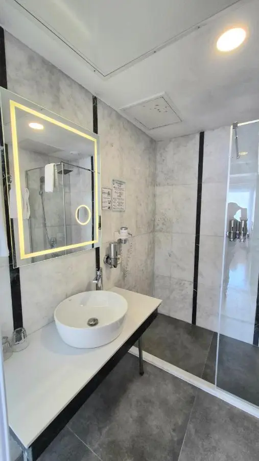 Azade Suites