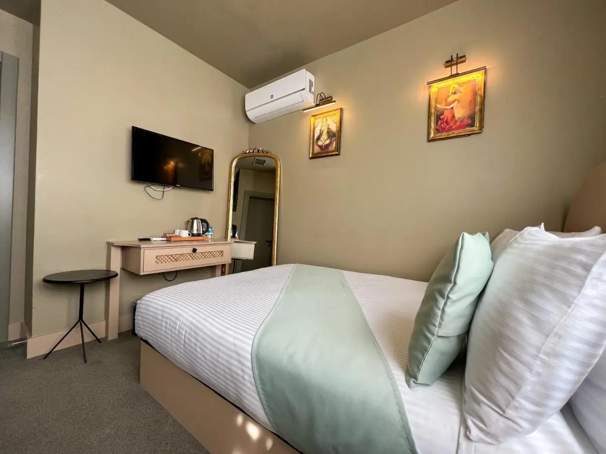 By Kinyas Hotel
