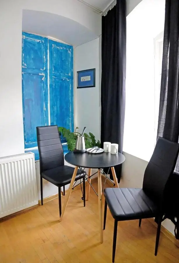 Room in Center 2