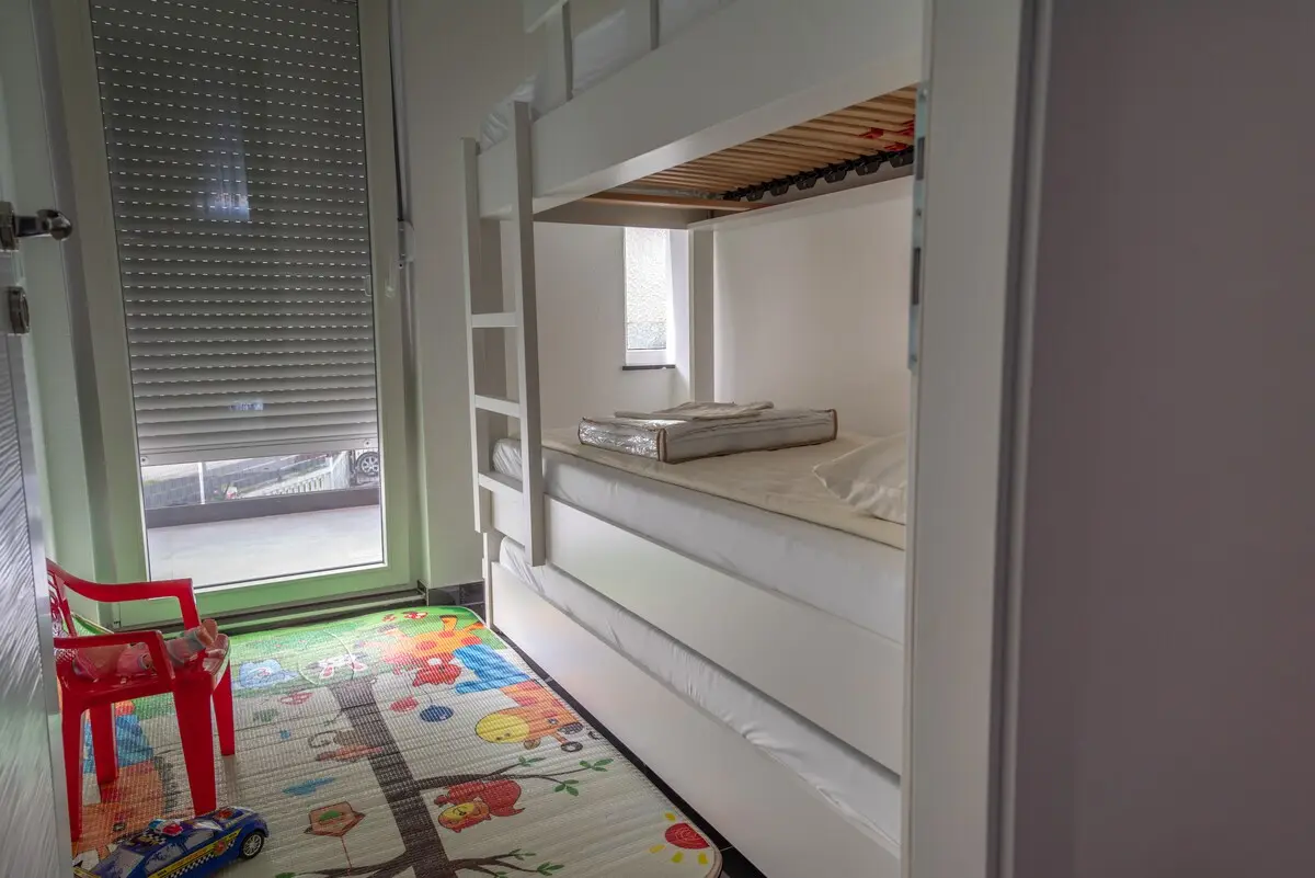 Beautiful 2BDR Nest near Una