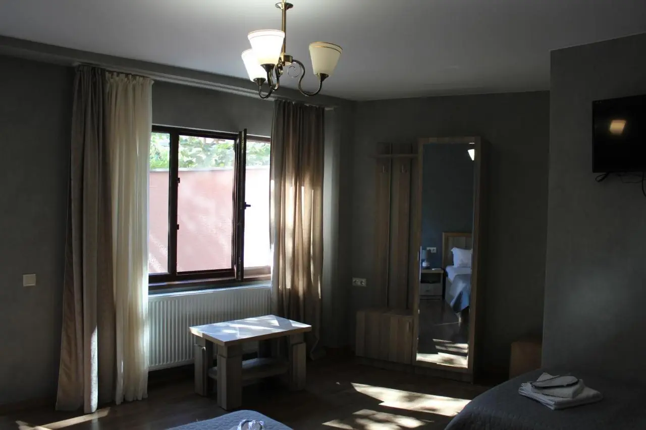 Emis Hotel