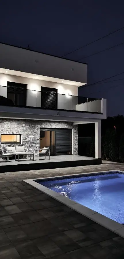 LUXIA PRIVATE ESTATE Sauna & Pool x Jacuzzi with Fireplace outdoor lounge