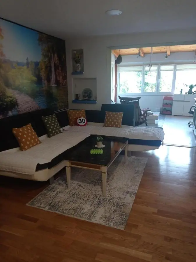 Little Joy Lodge , Loč Mala Radost