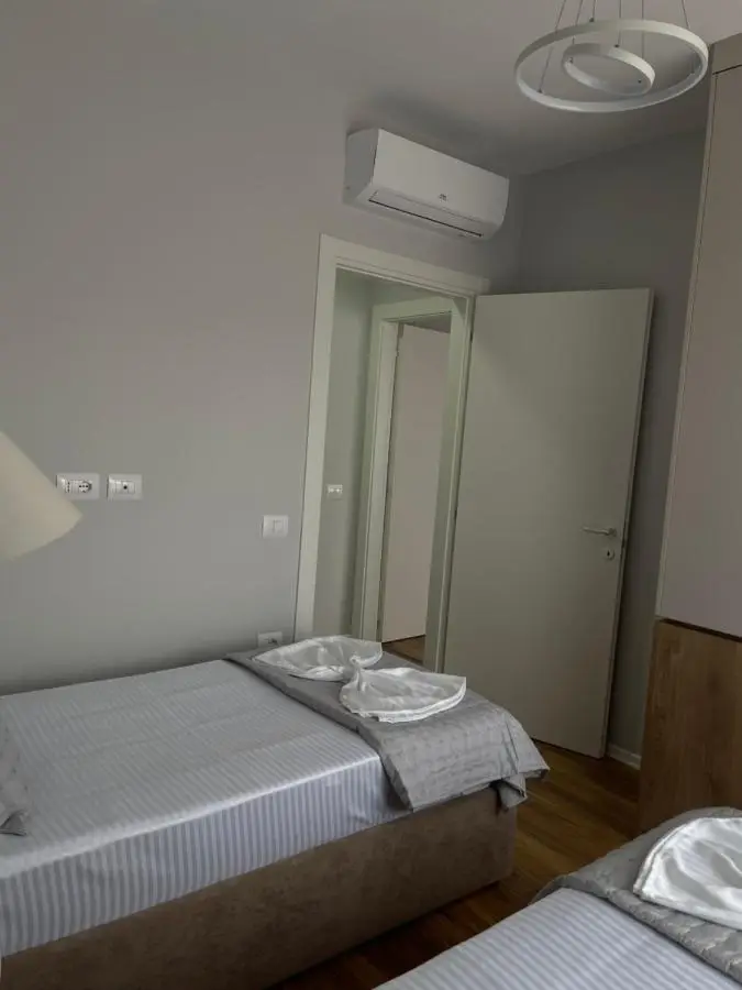 New Bazaar, Grand Apartment