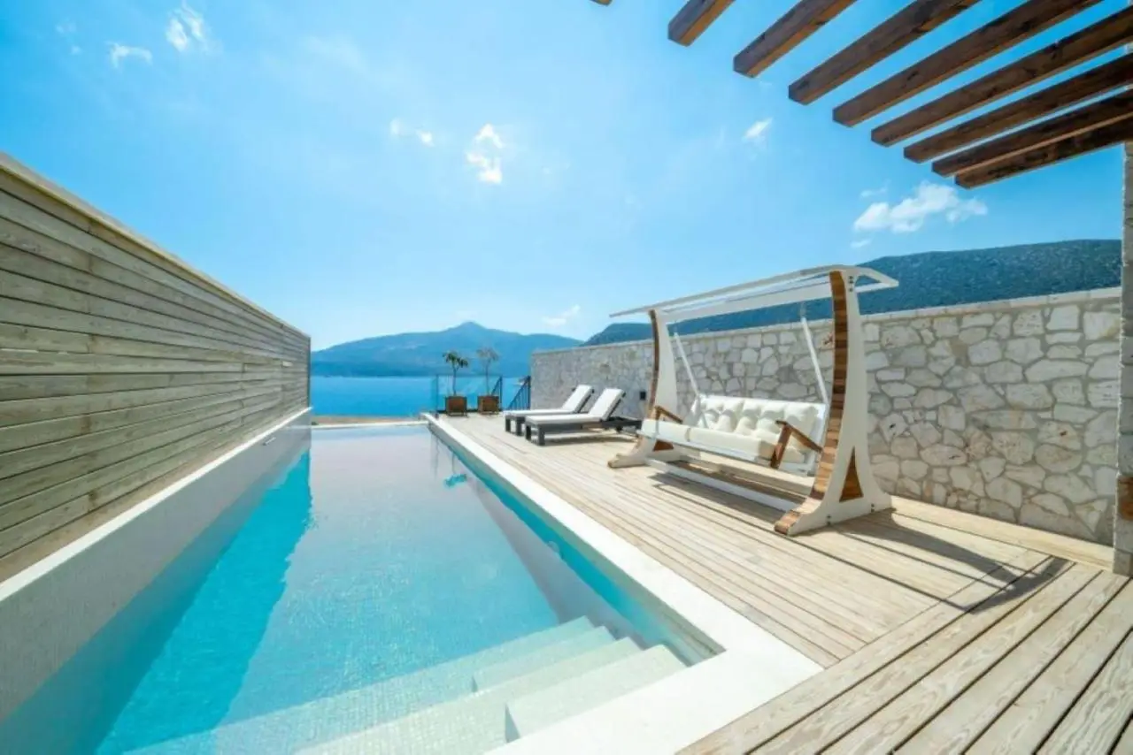 Lures Hotel