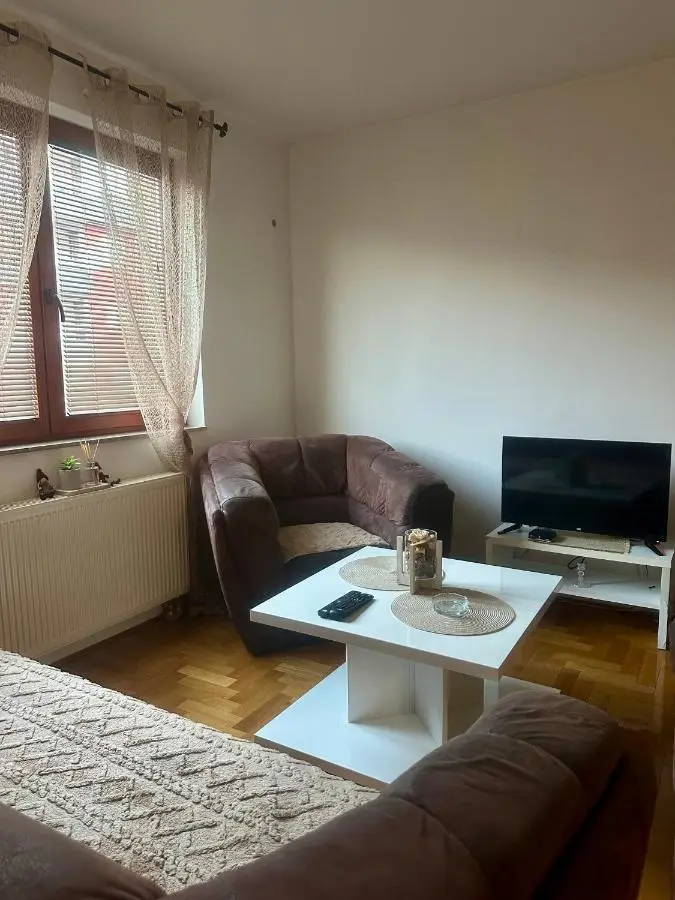 M apartman, Istočno Sarajevo, Lukavica