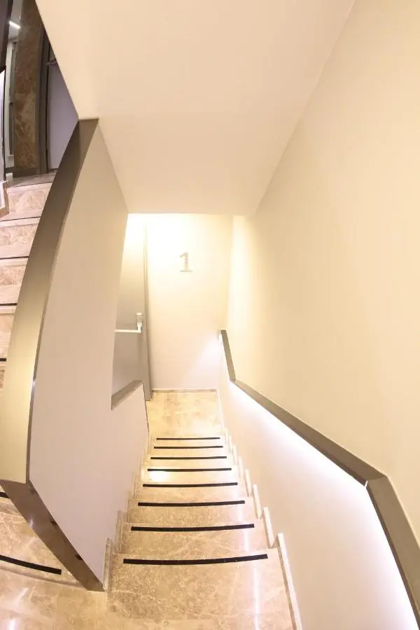 X-NELLYİ HOTEL