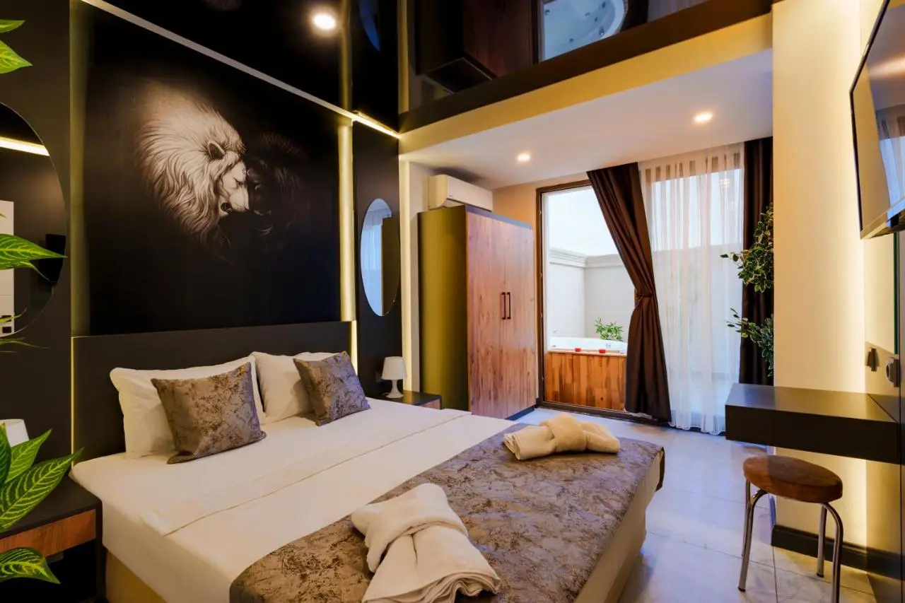 Mrt Suites Lara