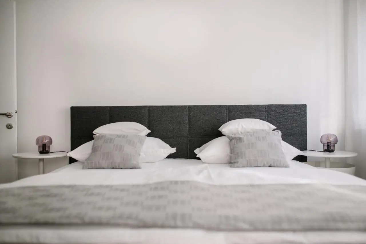 Big Tree Apartment & The Nest Apartment - free Parking