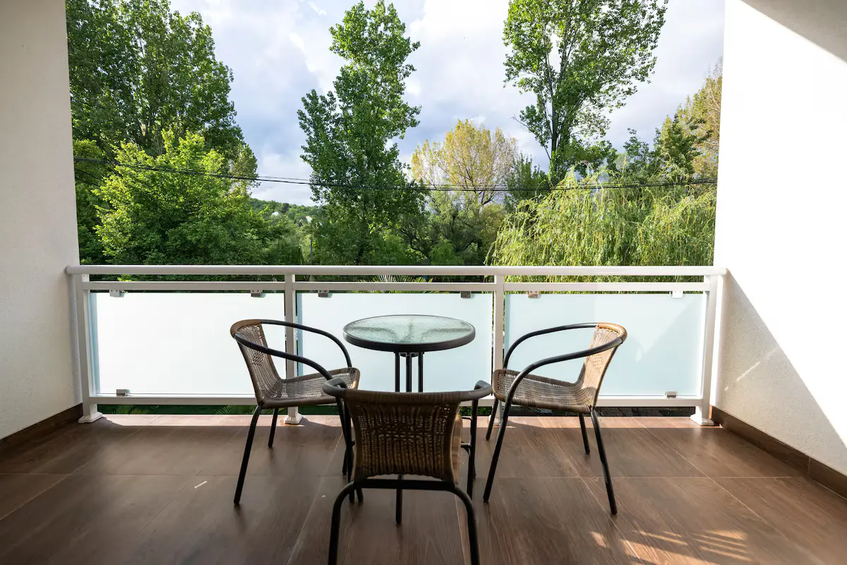Nature View - Room 1
