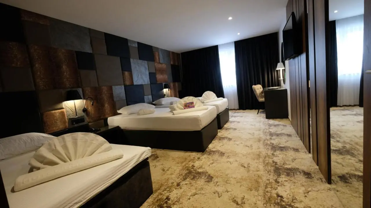 Hollywood Hotel