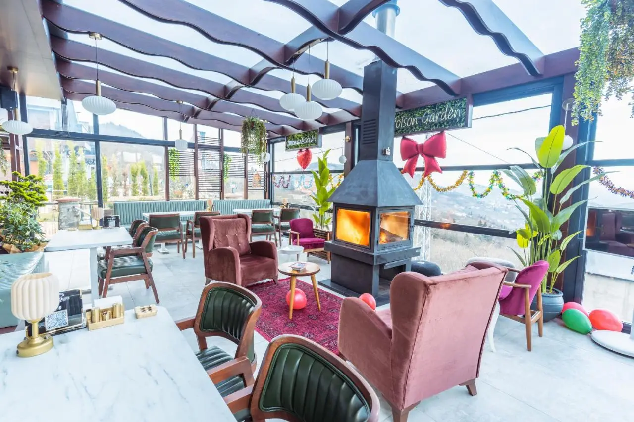 Poison Garden Suite & SPA