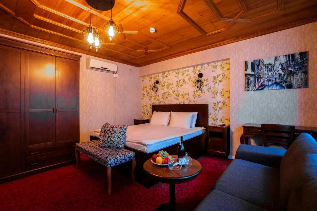 Gulliver Mansion Hotel