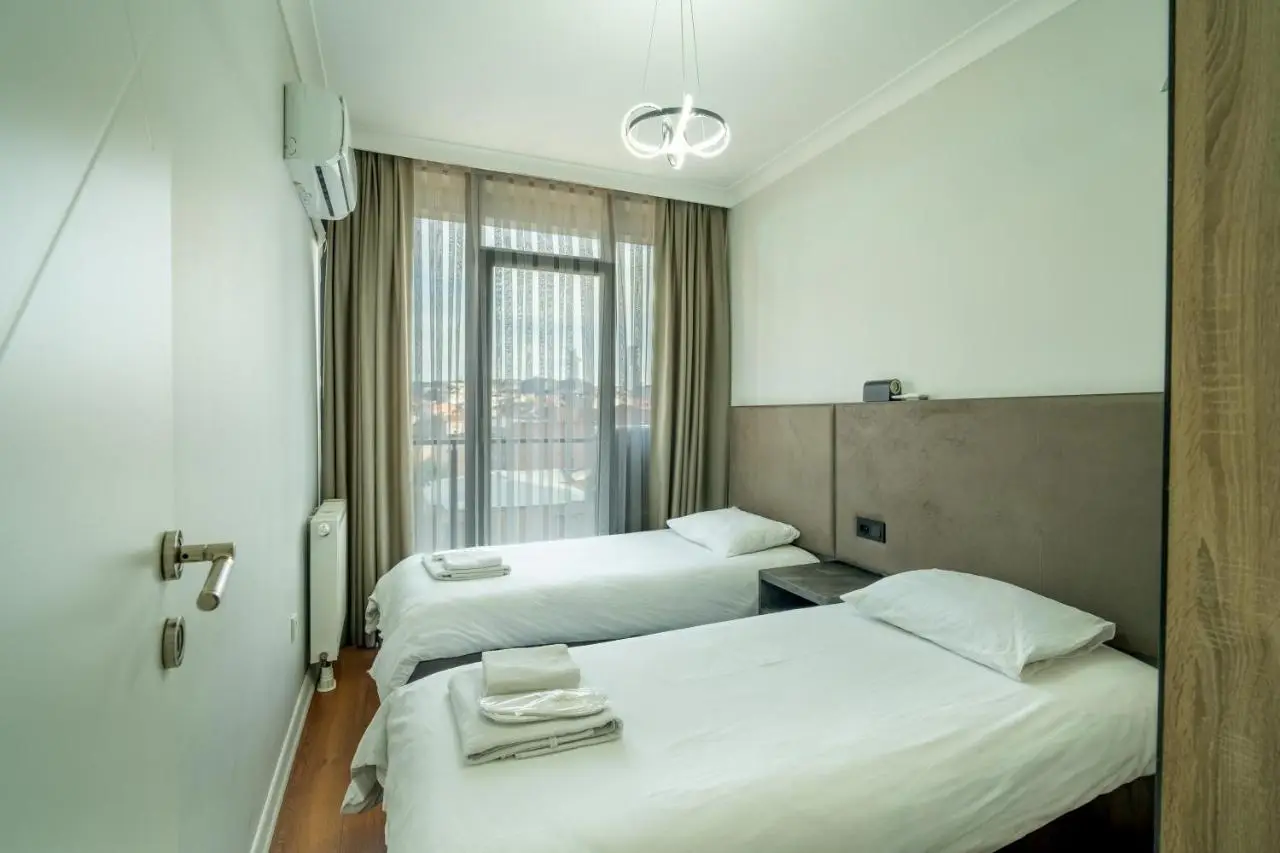 Roni Apartments, Close to the metro and parking