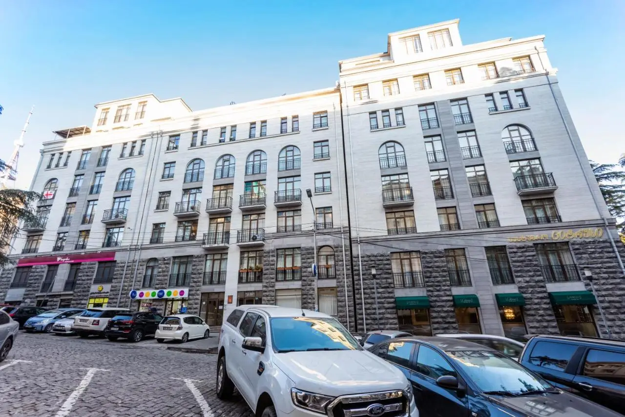 2 Bedroom Deluxe Apartment In The City Center