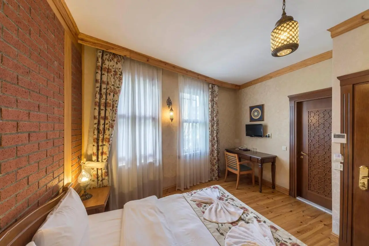 Lalinn Hotel