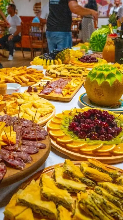 GJUHADOLI HOTEL Restaurant