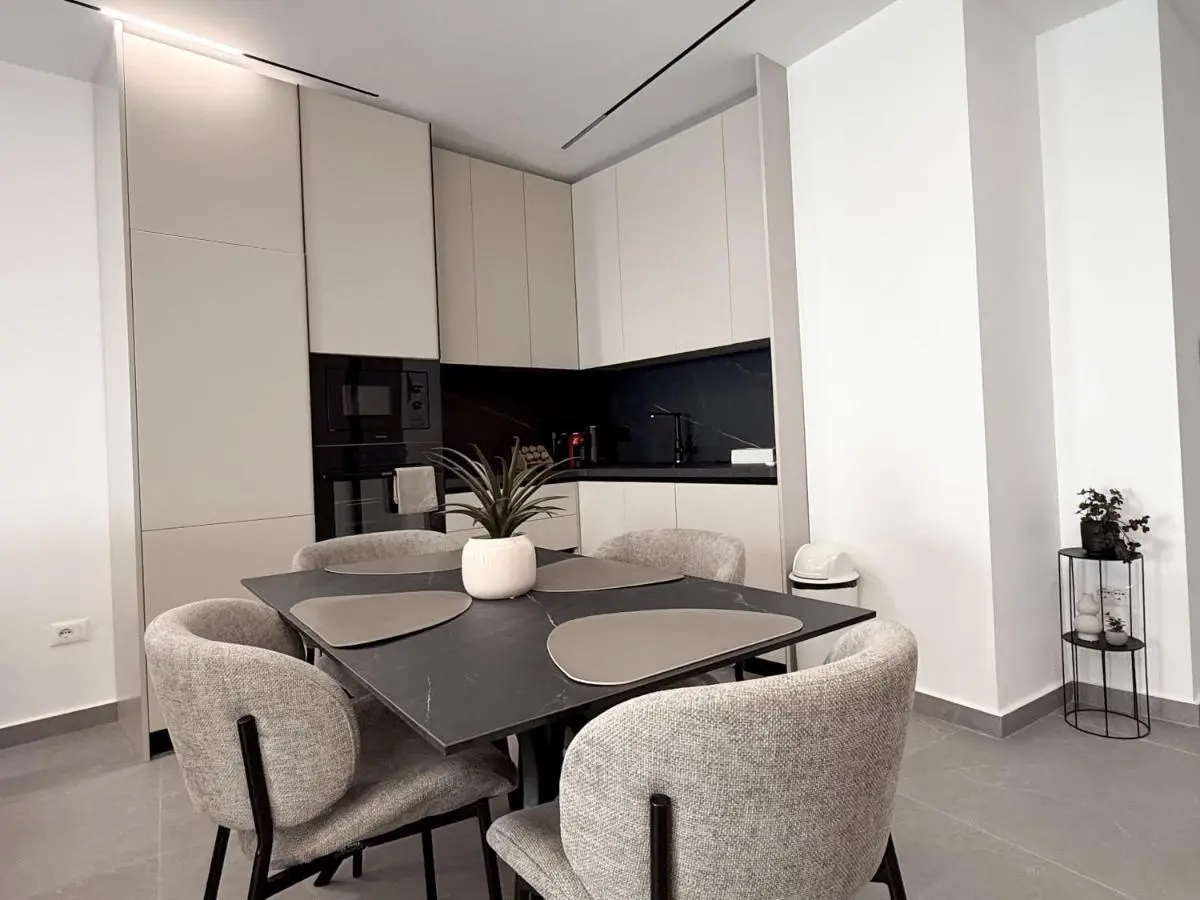 Sea Crest Apartments