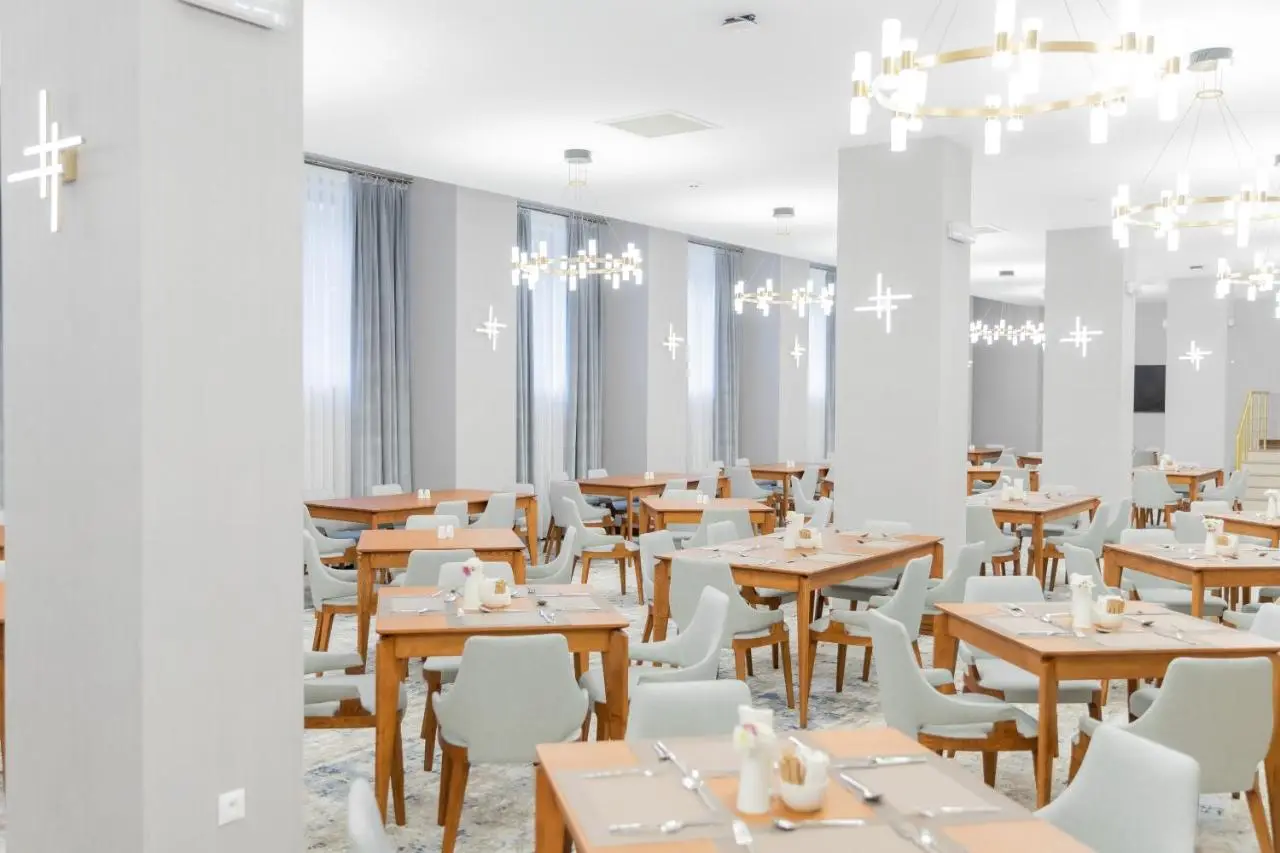 The Central Point Hotel Baku