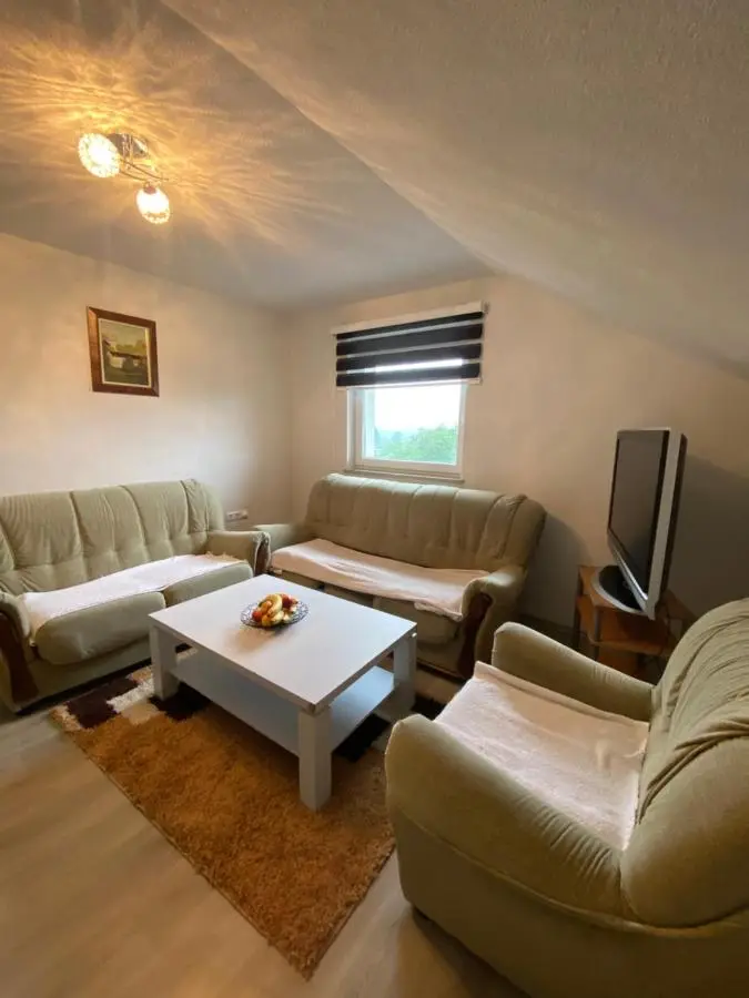 House Enio