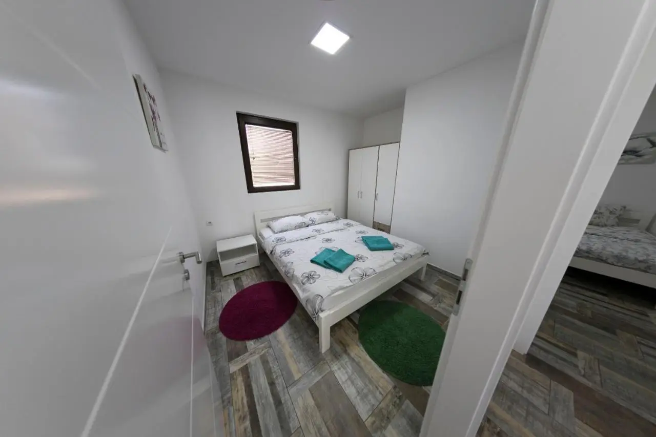 Holiday Homes Pozitiva