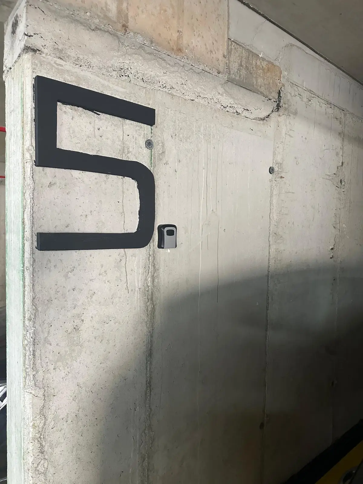 Stylish Apartment + Garage/Near Airport & Sarajevo