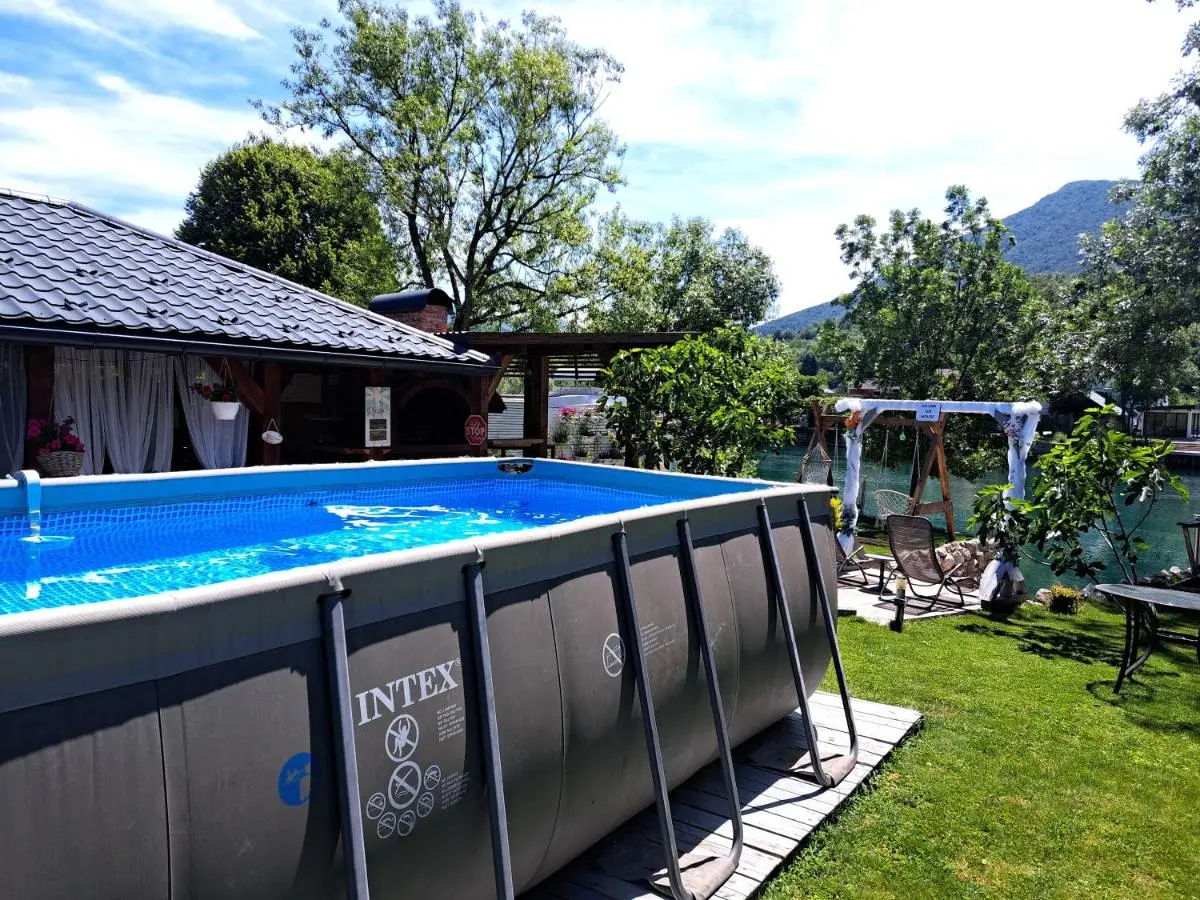 AM Una Lux House
