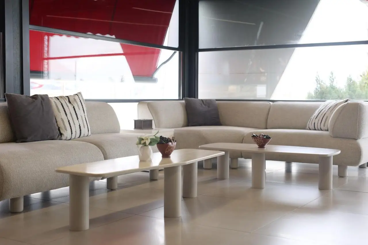Ren Business Hotel