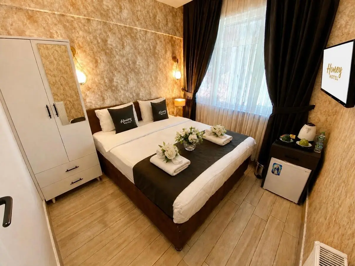 Honey Hotel