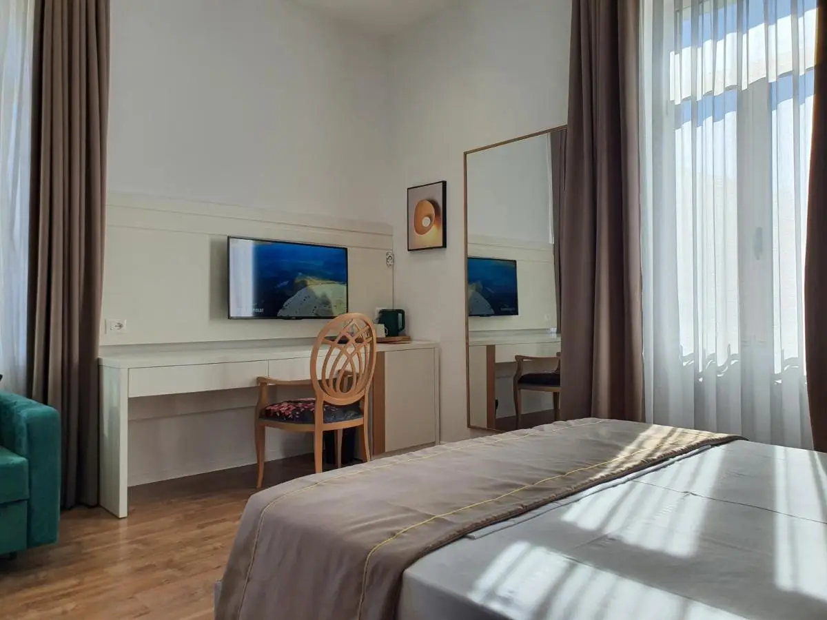 HEIRESS Hotel