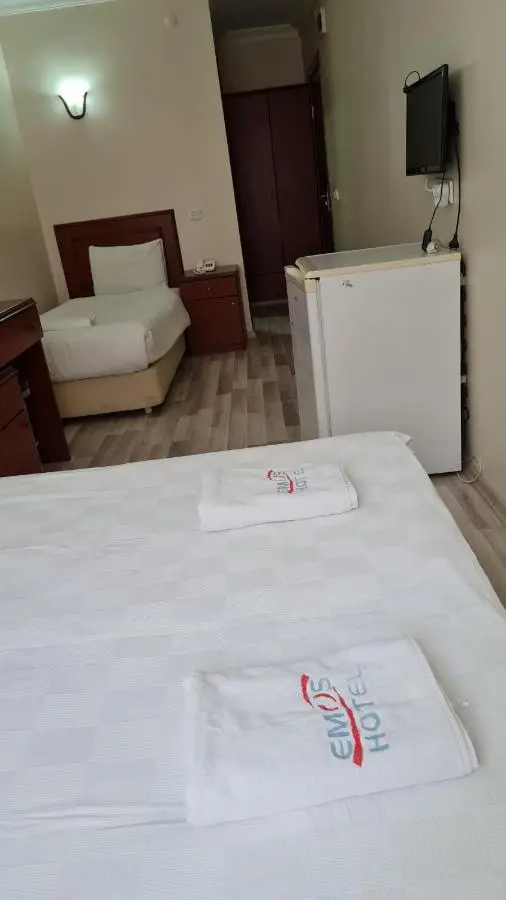 EMOS HOTEL