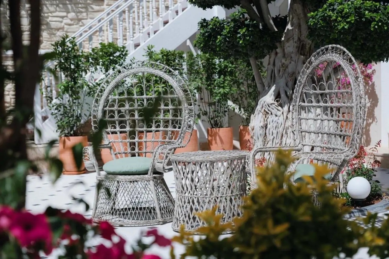 Elegance East Hotel