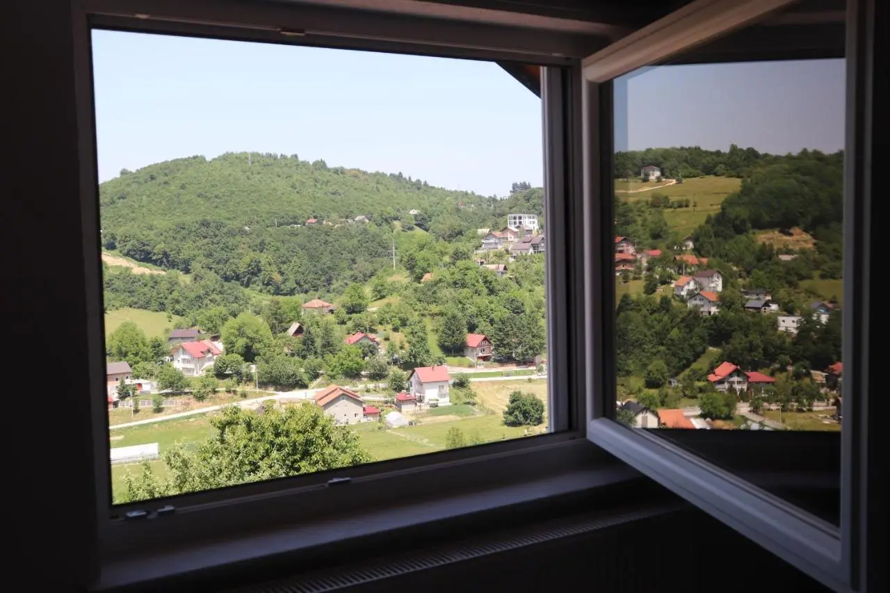 Villa Saraj with Swimming Pool & Jacuzzi near Sarajevo
