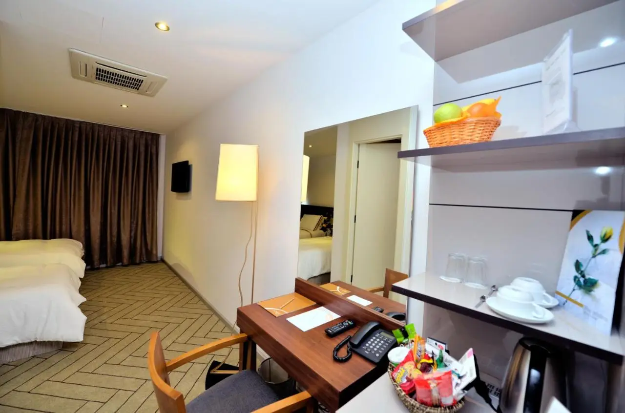Upsuites Hotel