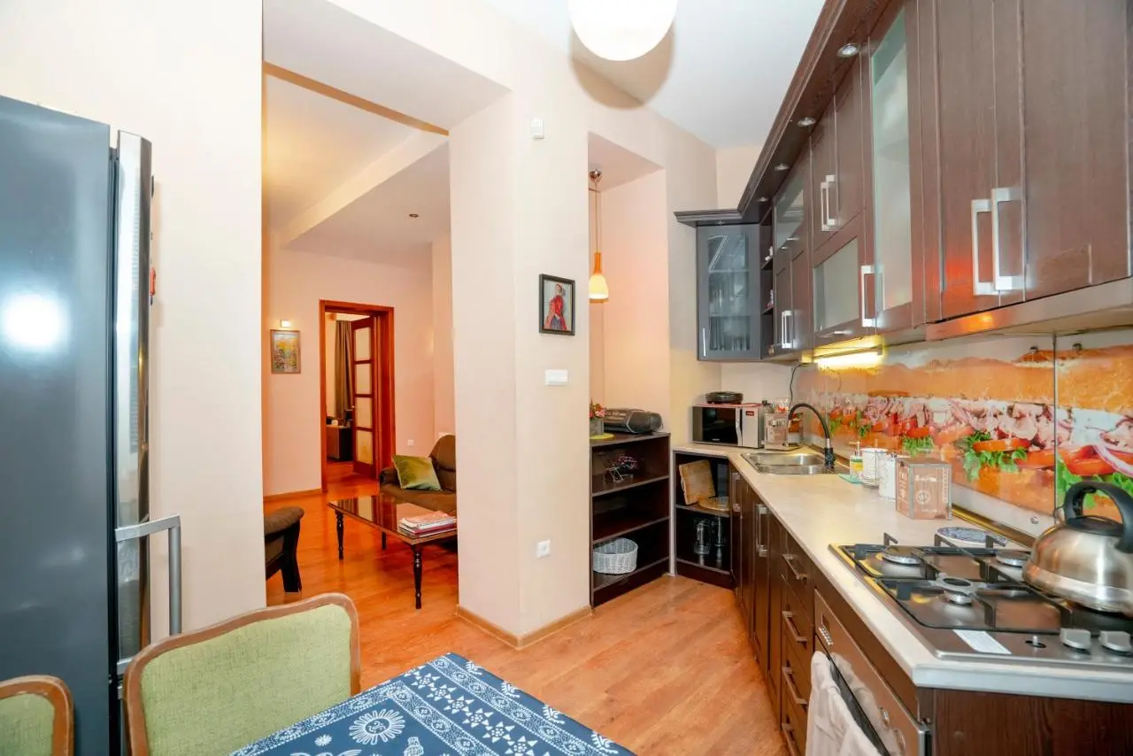 Apartment Baratashvili street