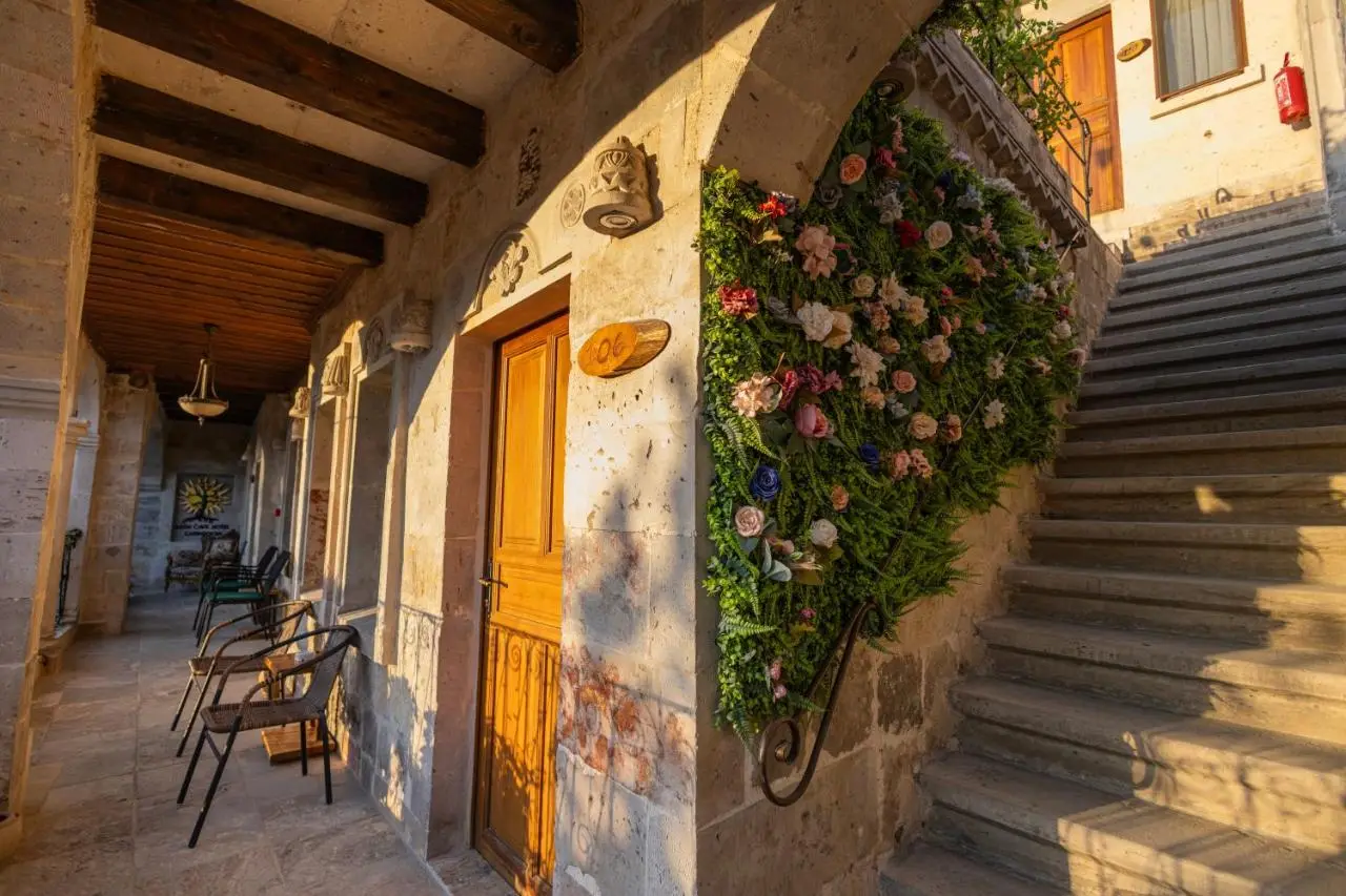 Aren Cave Hotel And Art Gallery