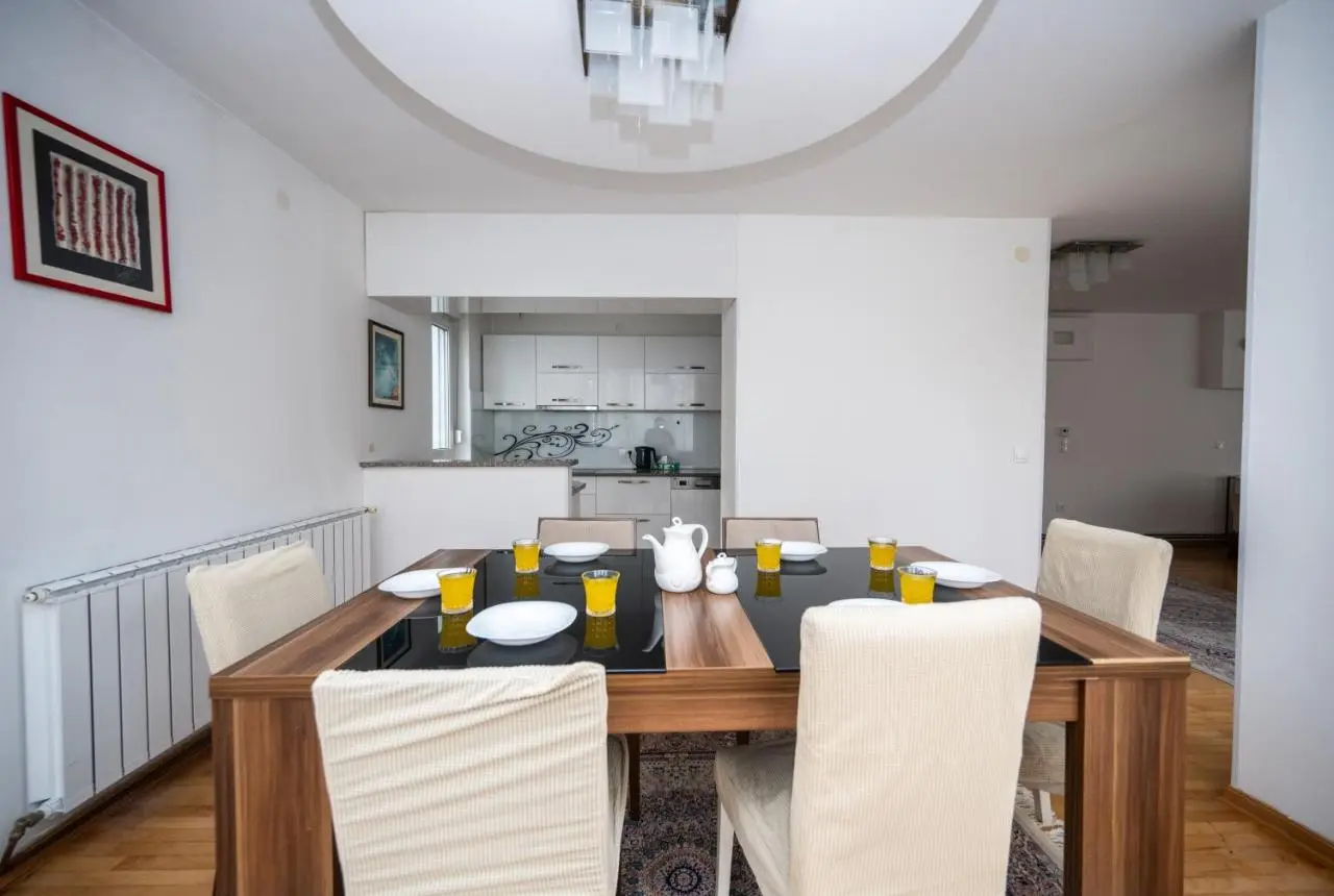 Spacious & Modern Apartment in the City Centre