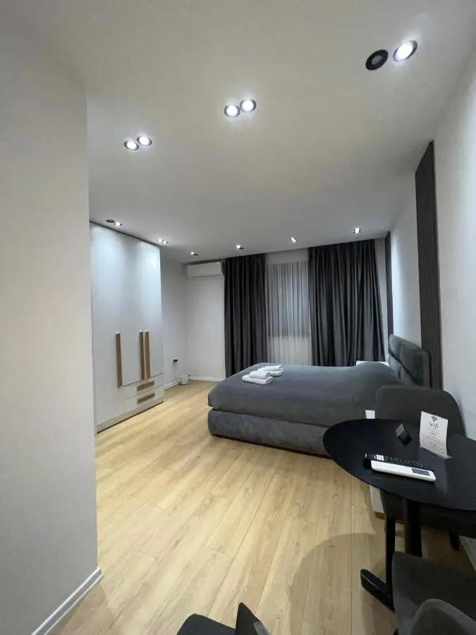 Enzo Rooms Center