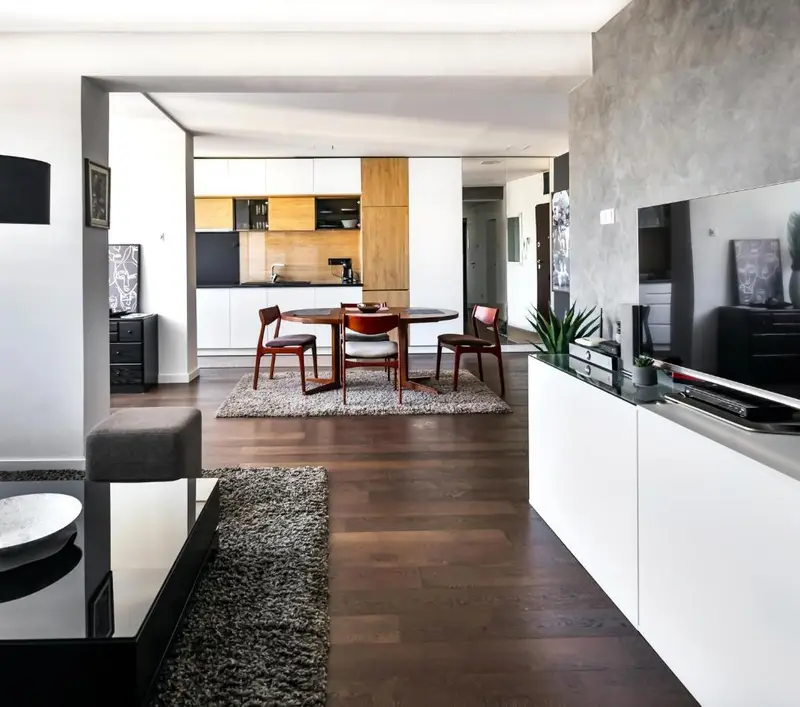 2 bedroom Penthouse in city center, free parking