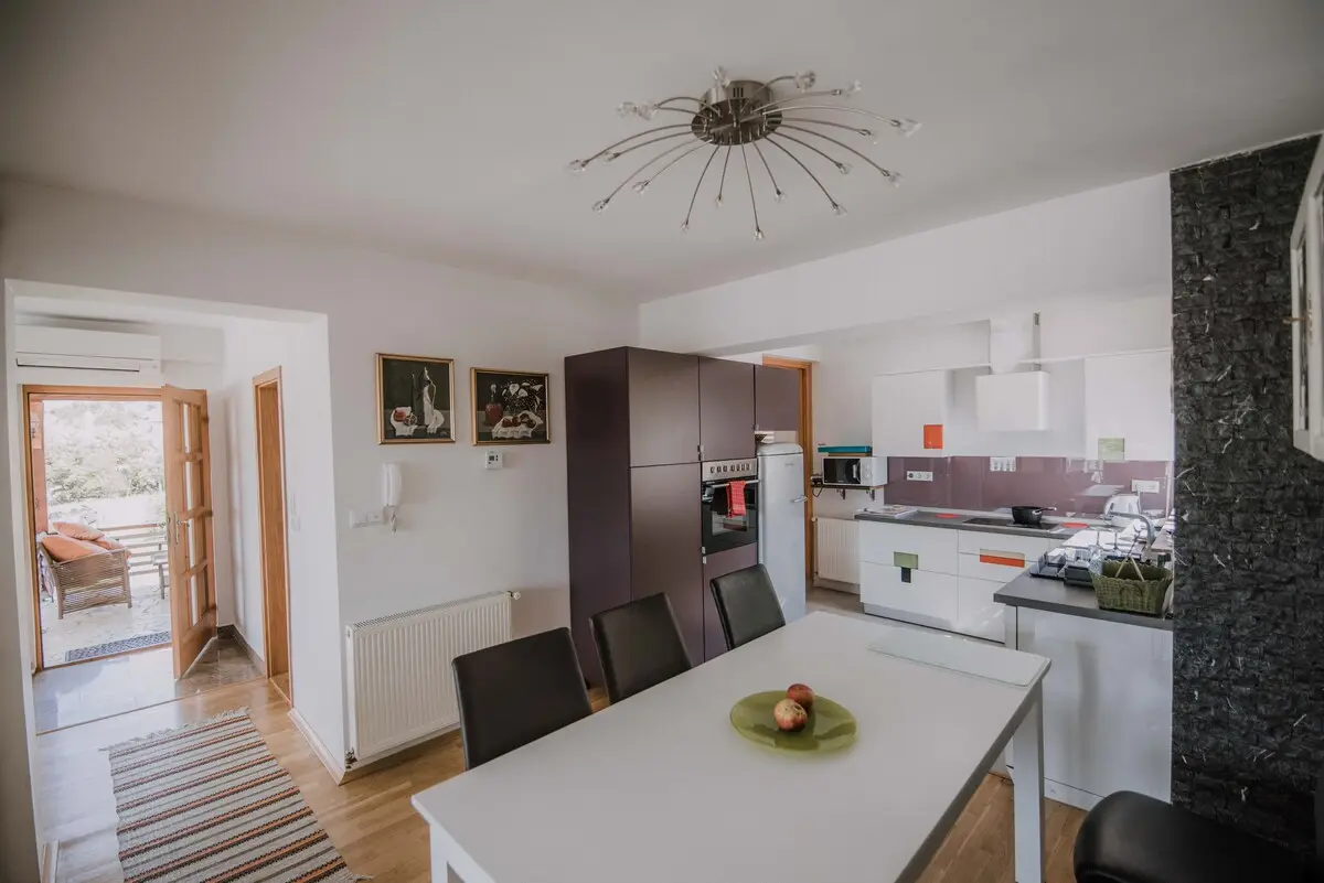 Luxury 2 bedroom apartment with pool