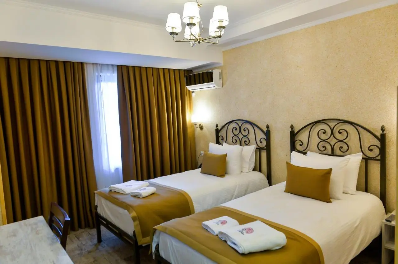 hotel Magnolia in the city centre